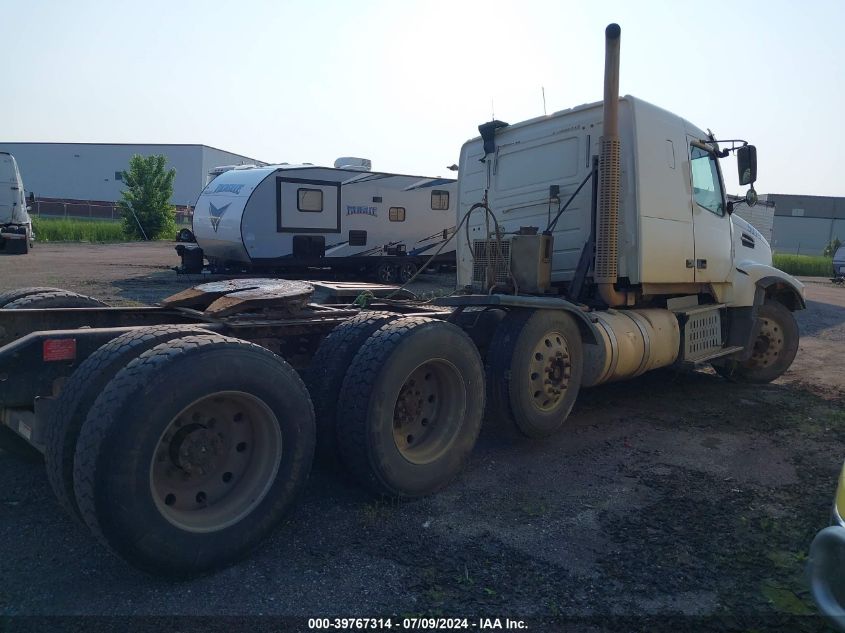 2015 Volvo Vhd VIN: 4V4K99EJ0FN911840 Lot: 39767314