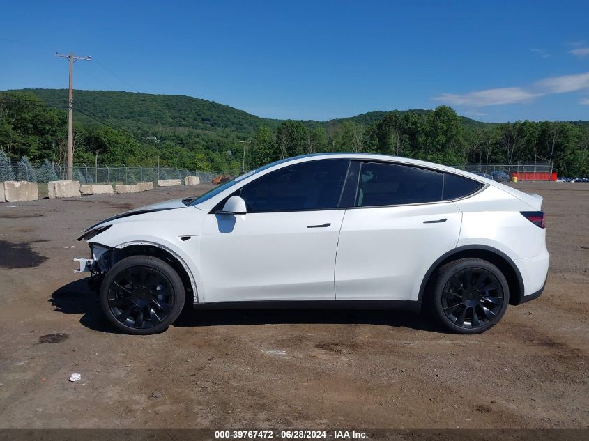 2024 Tesla Model Y Long Range Dual Motor All-Wheel Drive VIN: 7SAYGDEE0RA258365 Lot: 39767472