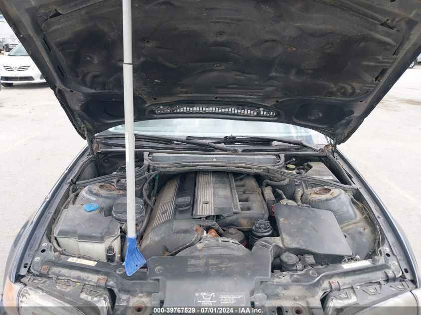 2003 BMW 330Xi VIN: WBAEW53483PG21904 Lot: 39767529