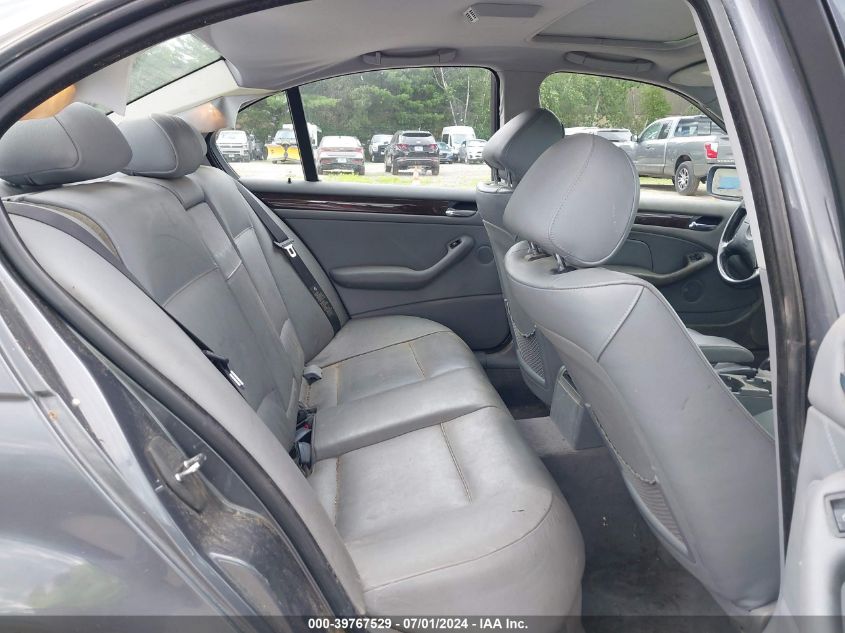 2003 BMW 330Xi VIN: WBAEW53483PG21904 Lot: 39767529