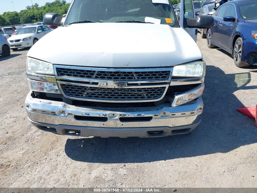2005 Chevrolet Silverado K2500 Heavy Duty VIN: 1GCHK29U45E135121 Lot: 39767560