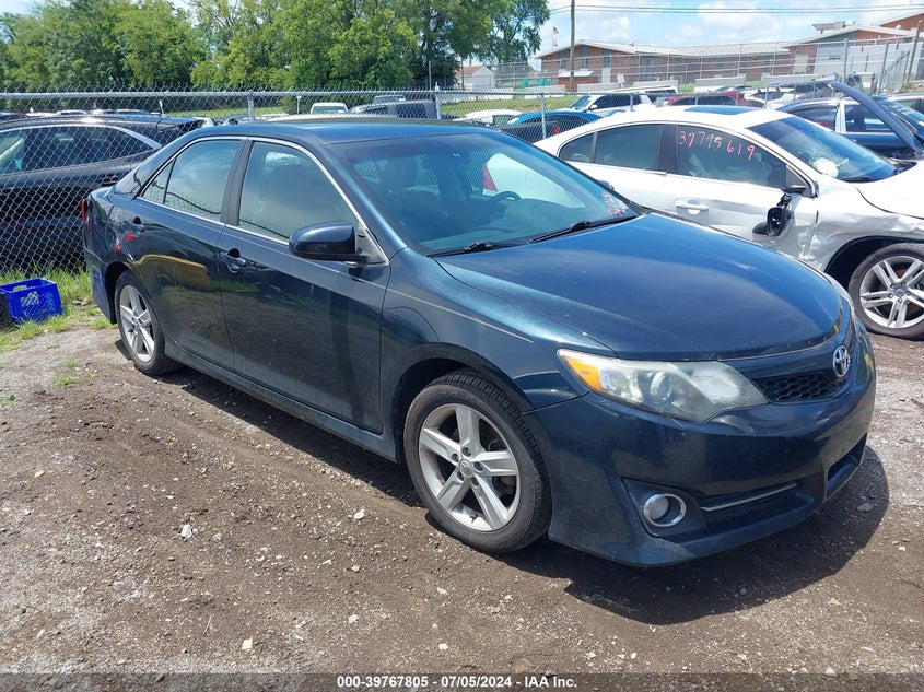 2014 TOYOTA CAMRY