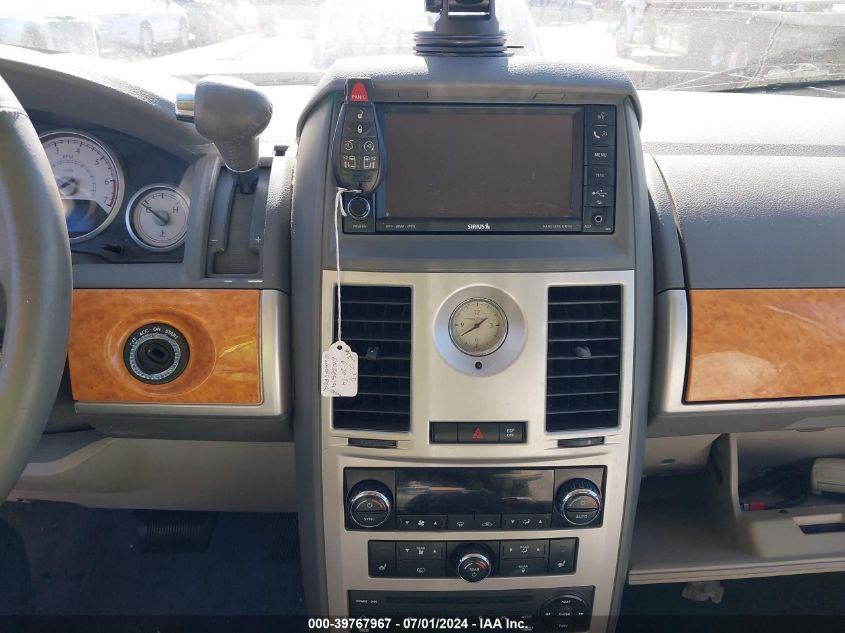 2010 Chrysler Town & Country New Limited VIN: 2A4RR7DX1AR399077 Lot: 39767967