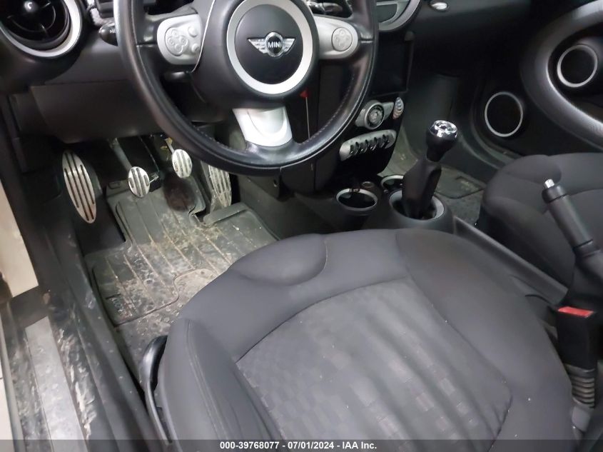 2010 Mini Cooper S VIN: WMWMF7C50ATX42797 Lot: 39768077