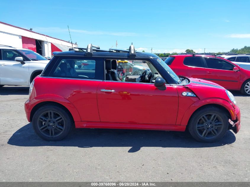 2011 Mini Cooper VIN: WMWSU3C5XBT182309 Lot: 39768096