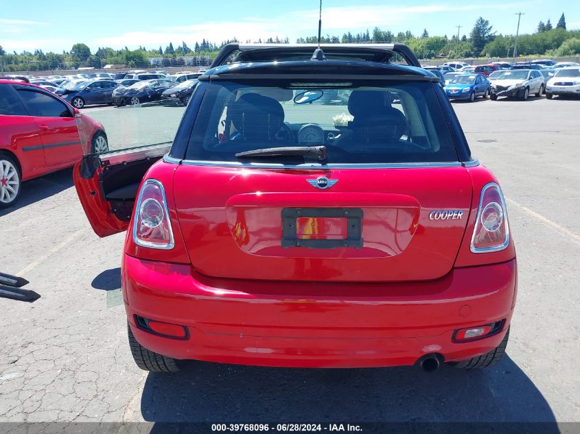 2011 Mini Cooper VIN: WMWSU3C5XBT182309 Lot: 39768096