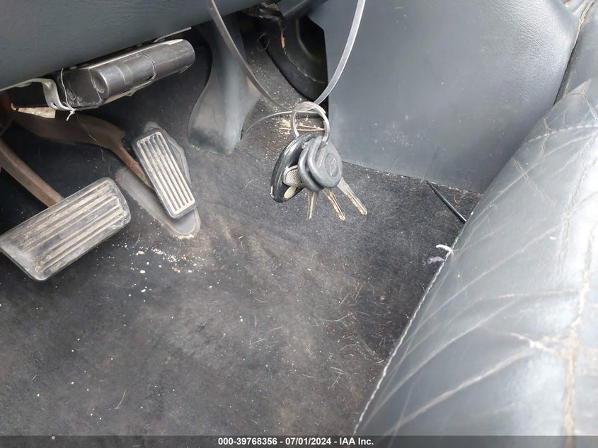 2001 Chevrolet Silverado 3500 Ls VIN: 1GCJK33121F197465 Lot: 39768356