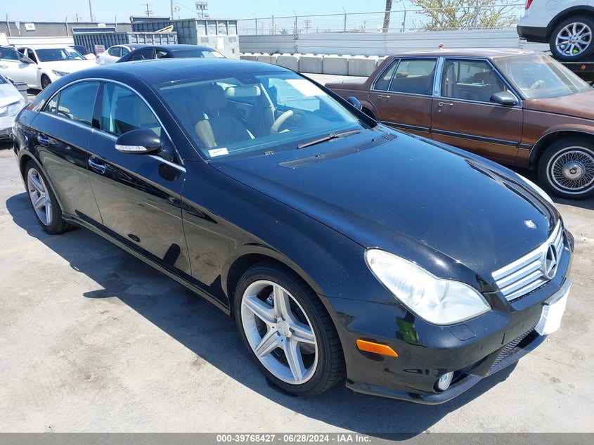 2008 Mercedes-Benz Cls 550 VIN: WDDDJ72XX8A133975 Lot: 39768427
