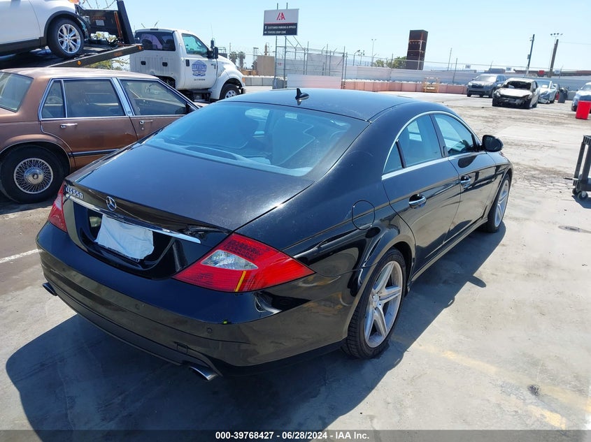 2008 Mercedes-Benz Cls 550 VIN: WDDDJ72XX8A133975 Lot: 39768427