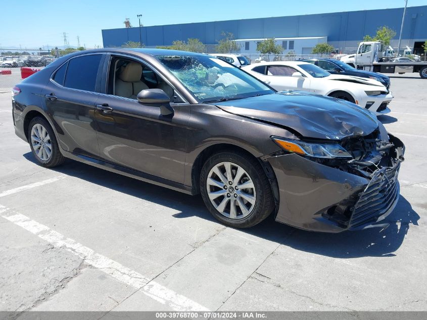 4T1B11HK7JU592973 2018 TOYOTA CAMRY - Image 1