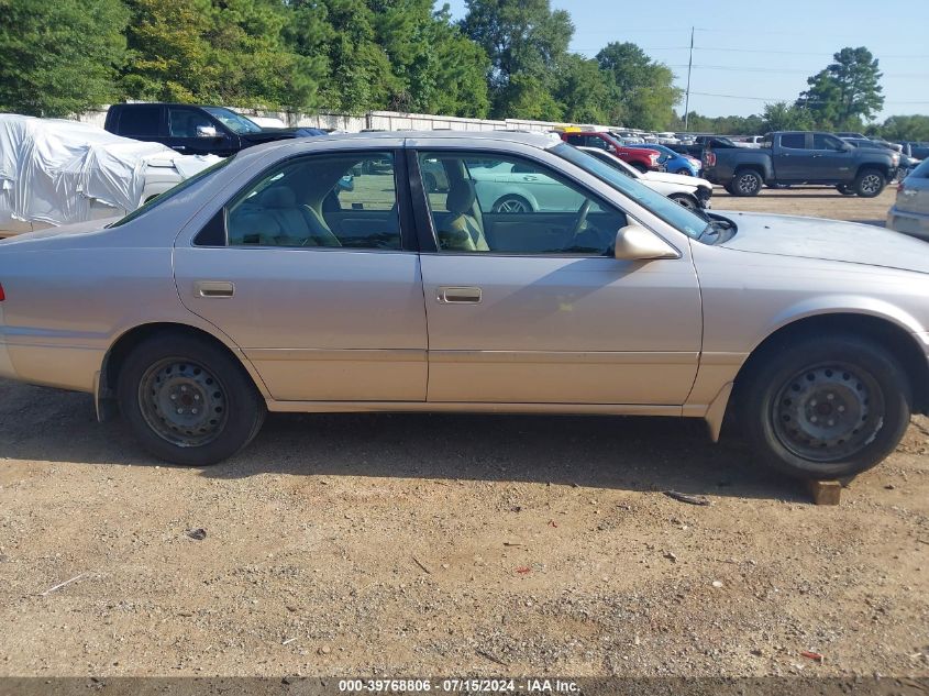 2000 Toyota Camry Le V6 VIN: 4T1BF22K7YU949451 Lot: 39768806