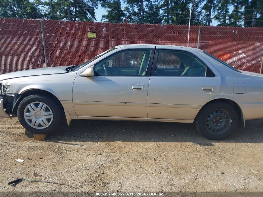 2000 Toyota Camry Le V6 VIN: 4T1BF22K7YU949451 Lot: 39768806