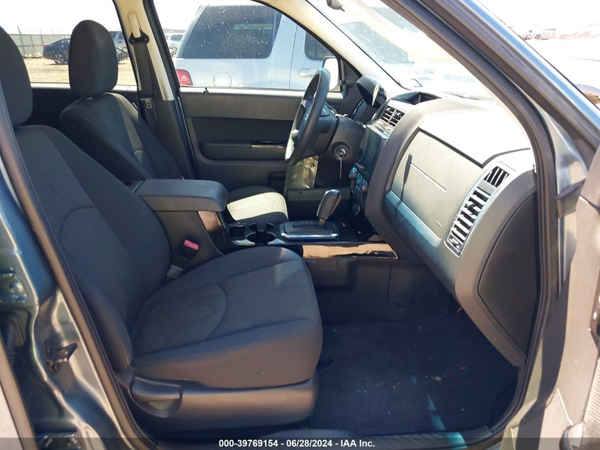 2011 Mazda Tribute I Sport VIN: 4F2CY0C75BKM03395 Lot: 39769154