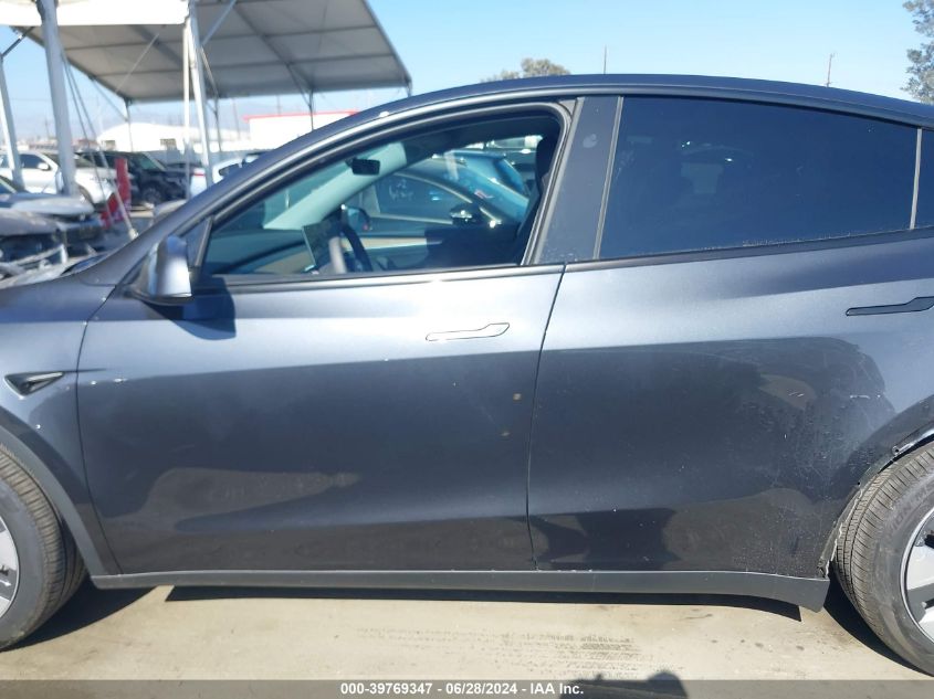 2024 Tesla Model Y Long Range Dual Motor All-Wheel Drive VIN: 7SAYGDEE0RA228332 Lot: 39769347