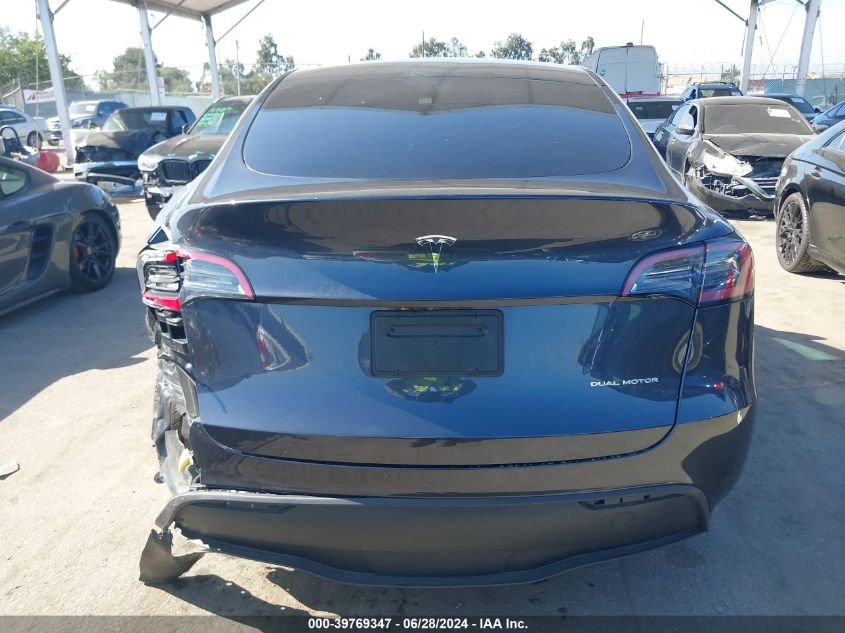 2024 Tesla Model Y Long Range Dual Motor All-Wheel Drive VIN: 7SAYGDEE0RA228332 Lot: 39769347