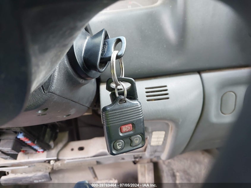 2002 Ford F-250 Lariat/Xl/Xlt VIN: 1FTNX20L72EC58240 Lot: 39769464