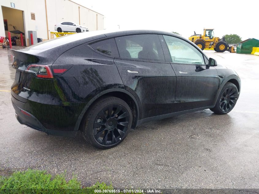 2022 Tesla Model Y Long Range Dual Motor All-Wheel Drive VIN: 7SAYGDEEXNF462149 Lot: 39769515