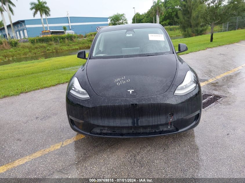 2022 Tesla Model Y Long Range Dual Motor All-Wheel Drive VIN: 7SAYGDEEXNF462149 Lot: 39769515