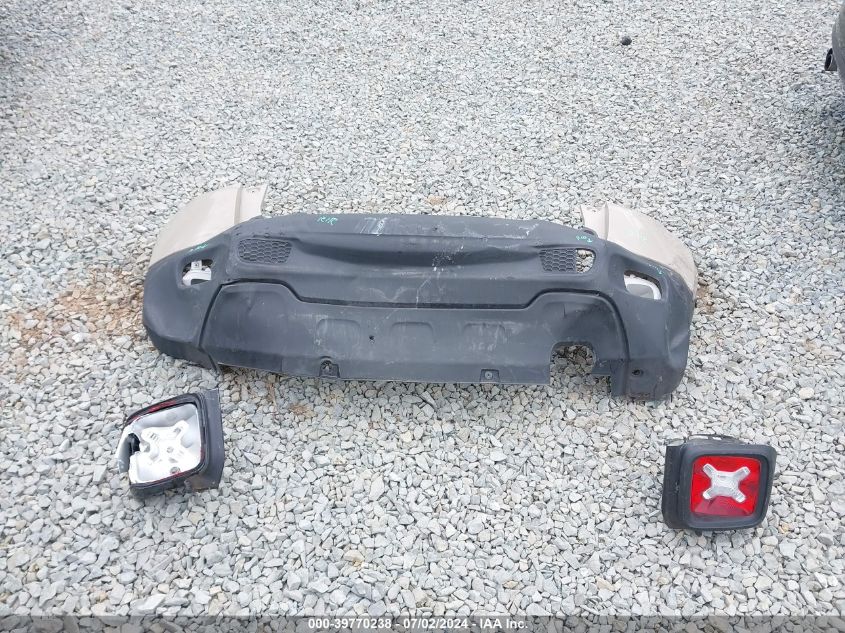 2015 Jeep Renegade Latitude VIN: ZACCJABT9FPC21543 Lot: 39770238