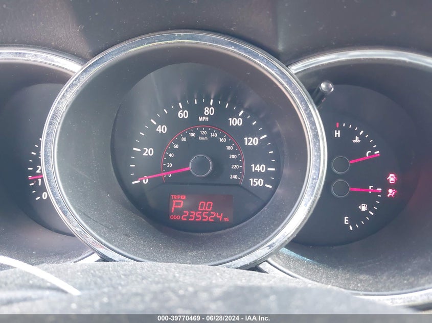 2011 Kia Sorento Lx VIN: 5XYKT4A11BG105402 Lot: 39770469