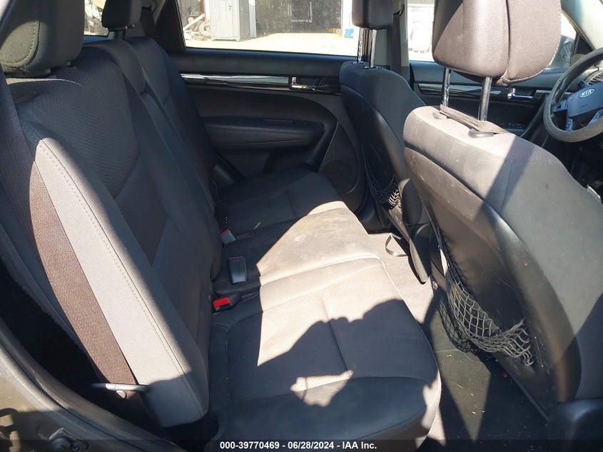 2011 Kia Sorento Lx VIN: 5XYKT4A11BG105402 Lot: 39770469