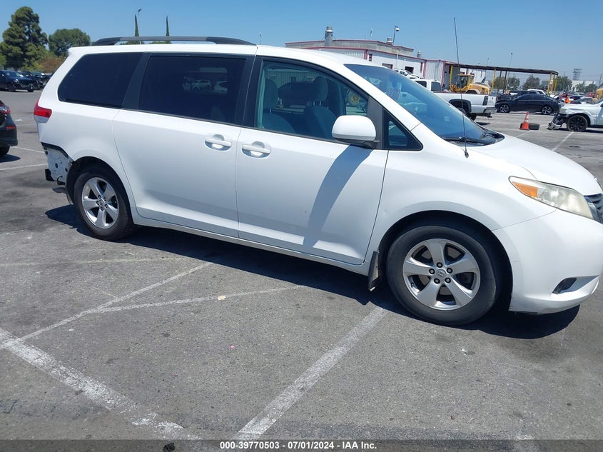 2014 Toyota Sienna Le V6 8 Passenger VIN: 5TDKK3DCXES423147 Lot: 39770503