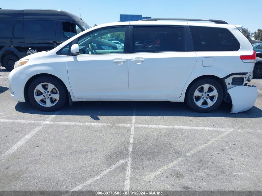 2014 Toyota Sienna Le V6 8 Passenger VIN: 5TDKK3DCXES423147 Lot: 39770503