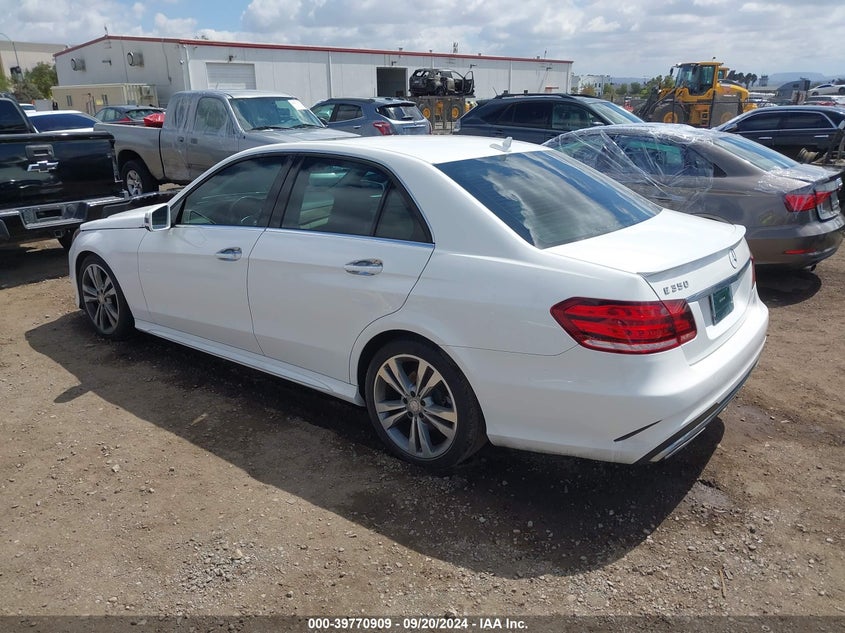 2014 MERCEDES-BENZ E 350 - WDDHF5KBXEA978011