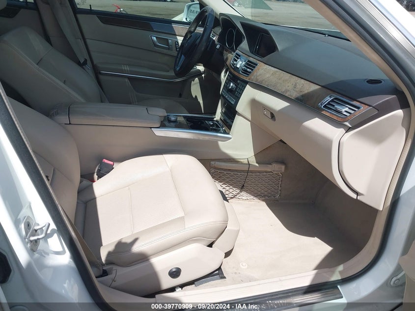 2014 MERCEDES-BENZ E 350 - WDDHF5KBXEA978011
