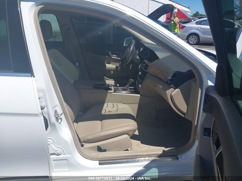 2014 MERCEDES-BENZ C 300 LUXURY 4MATIC/SPORT 4MATIC - WDDGF8AB1EA948488