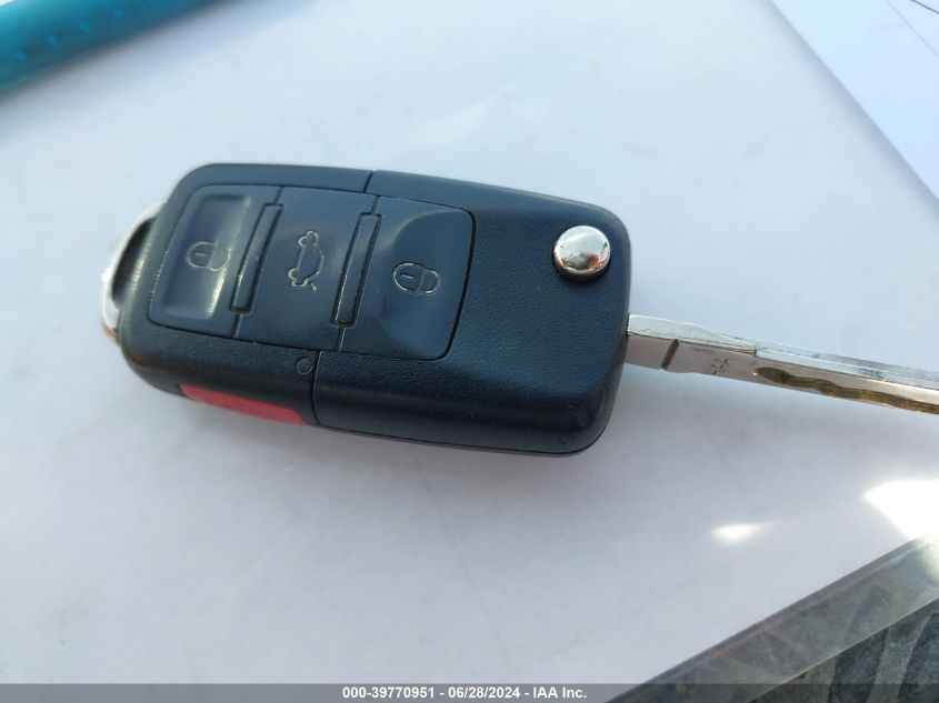 2008 Volkswagen Eos Komfort/Turbo VIN: WVWBA71F08V006929 Lot: 39770951