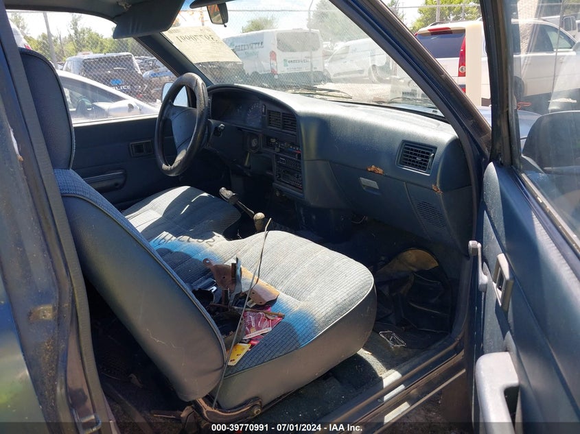 1990 Toyota Pickup 1/2 Ton Sht Wheelbase Dlx VIN: JT4RN01P5L7020888 Lot: 39770991