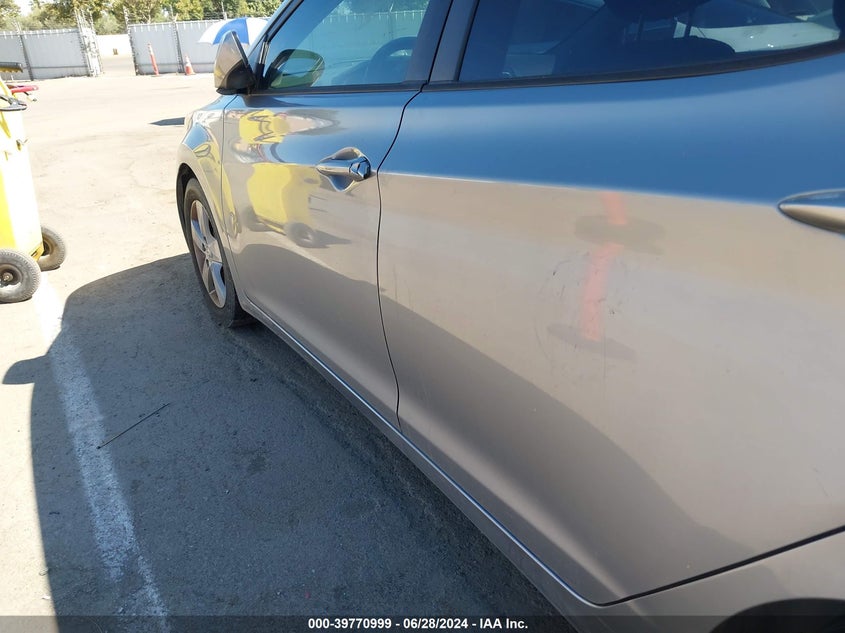 2012 Hyundai Elantra Gls (Ulsan Plant) VIN: KMHDH4AE5CU354679 Lot: 39770999