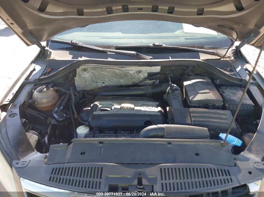 2010 Volkswagen Tiguan S VIN: WVGAV7AX2AW000621 Lot: 39771027