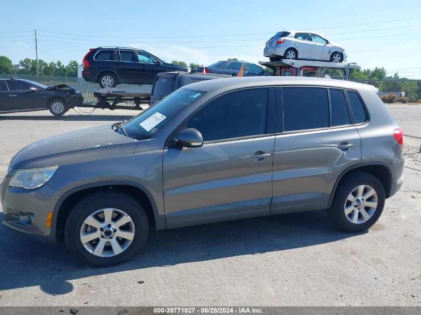 2010 Volkswagen Tiguan S VIN: WVGAV7AX2AW000621 Lot: 39771027