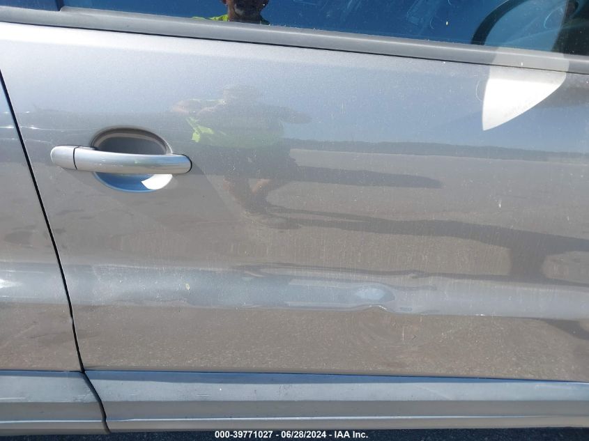 2010 Volkswagen Tiguan S VIN: WVGAV7AX2AW000621 Lot: 39771027