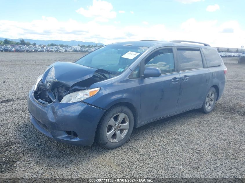 5TDKK3DC0FS576413 2015 TOYOTA SIENNA - Image 2