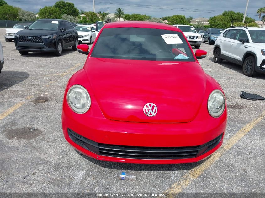 2013 Volkswagen Beetle 2.5L VIN: 3VWJX7AT4DM680938 Lot: 39771165