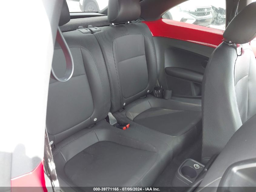 2013 Volkswagen Beetle 2.5L VIN: 3VWJX7AT4DM680938 Lot: 39771165