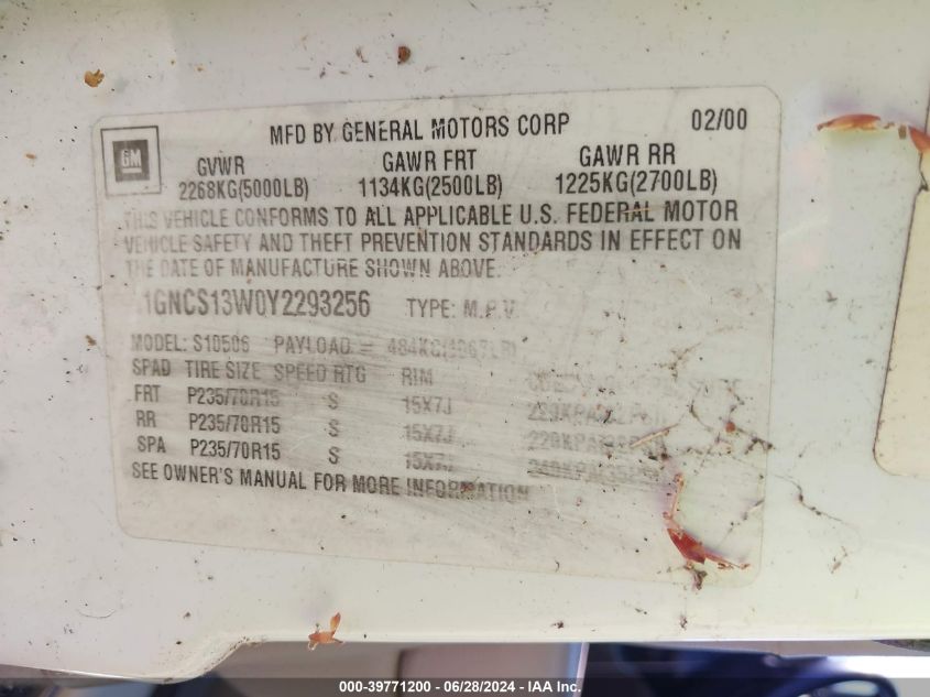 2000 Chevrolet Blazer Lt VIN: 1GNCS13W0Y2293256 Lot: 39771200