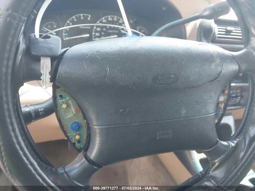 2000 Ford Explorer Xlt VIN: 1FMZU63E0YZA61762 Lot: 39771277