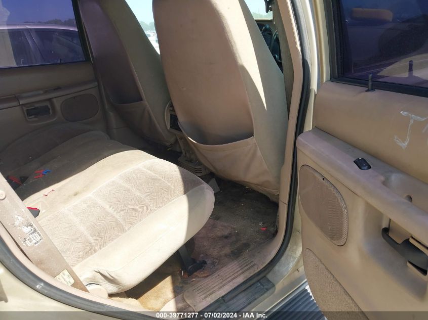 2000 Ford Explorer Xlt VIN: 1FMZU63E0YZA61762 Lot: 39771277