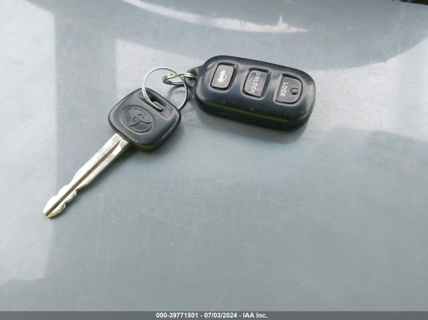 2003 Toyota Camry Le VIN: 4T1BE32K33U706804 Lot: 39771501