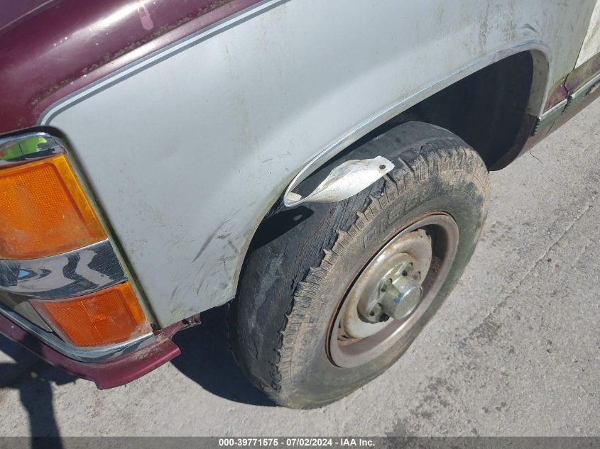 1994 Chevrolet Gmt-400 K1500 VIN: 1GCEK14K4RZ105487 Lot: 39771575