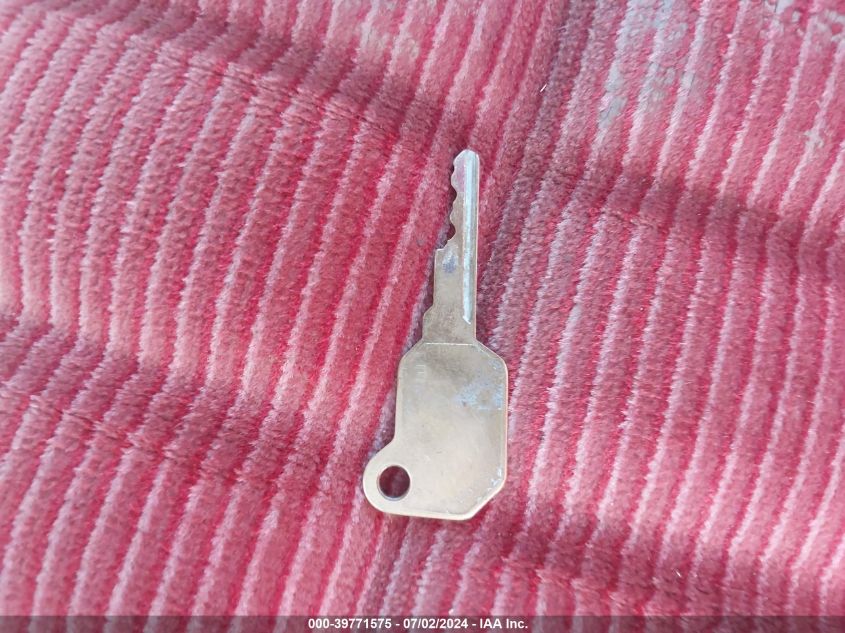 1994 Chevrolet Gmt-400 K1500 VIN: 1GCEK14K4RZ105487 Lot: 39771575