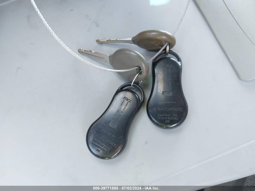 2002 Dodge Grand Caravan Sport VIN: 2B4GP44R62R658079 Lot: 39771855