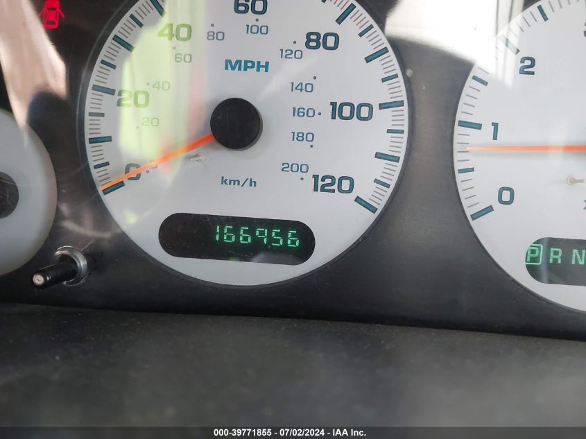 2002 Dodge Grand Caravan Sport VIN: 2B4GP44R62R658079 Lot: 39771855