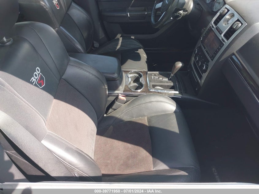 2010 Chrysler 300C V8 VIN: 2C3CA9CT2AH262303 Lot: 39771950