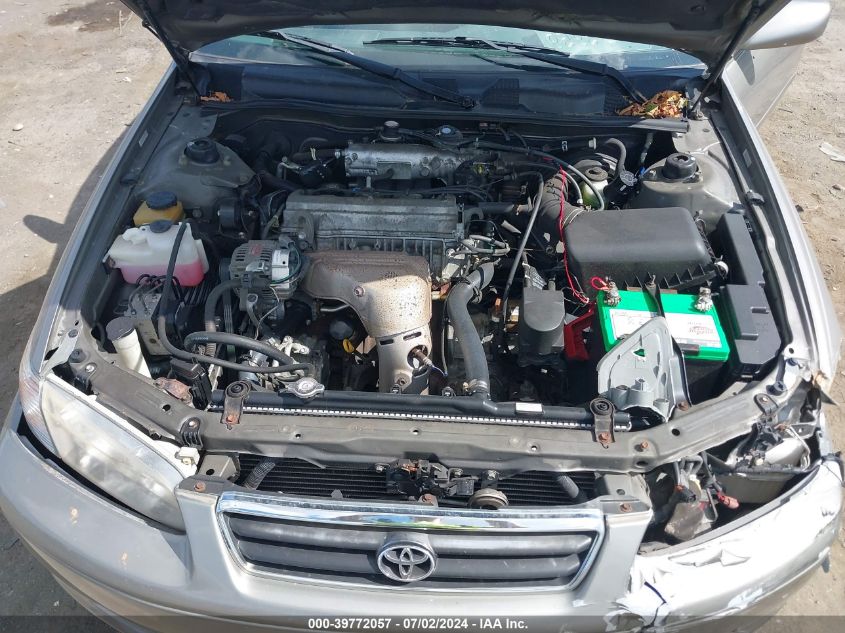 2000 Toyota Camry Le VIN: 4T1BG22K4YU670455 Lot: 39772057