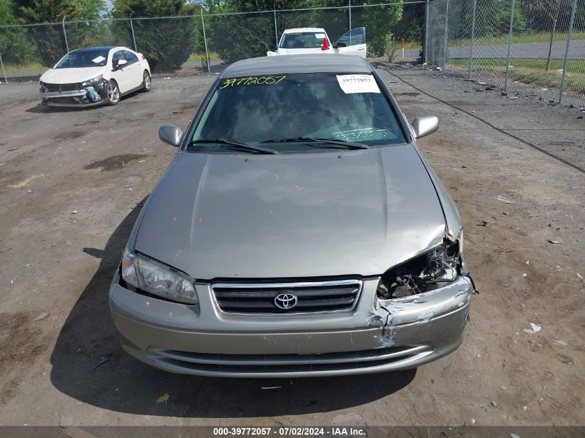 2000 Toyota Camry Le VIN: 4T1BG22K4YU670455 Lot: 39772057
